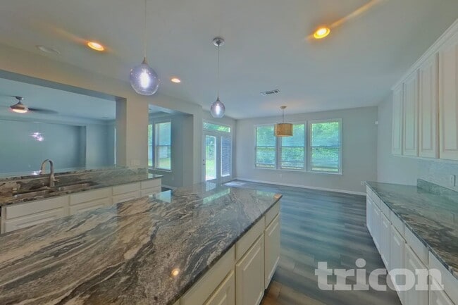 Building Photo - 7457 Mistydawn Dr