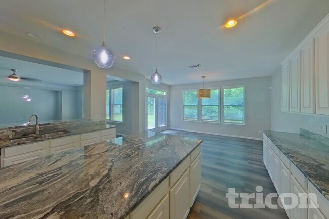 Foto del edificio - 7457 Mistydawn Dr