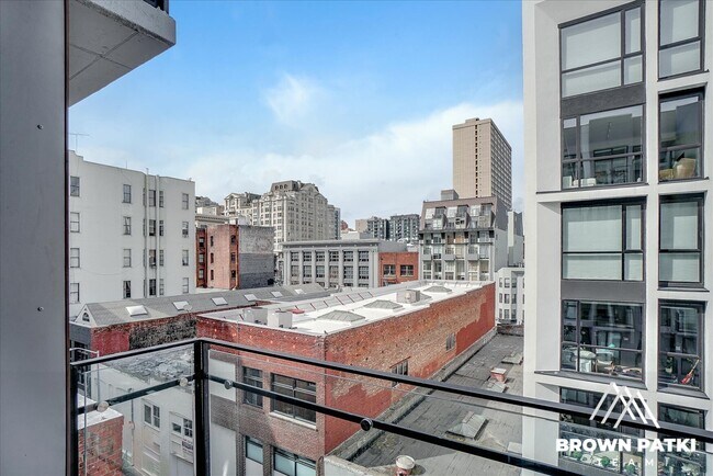 Building Photo - 1238 Sutter St