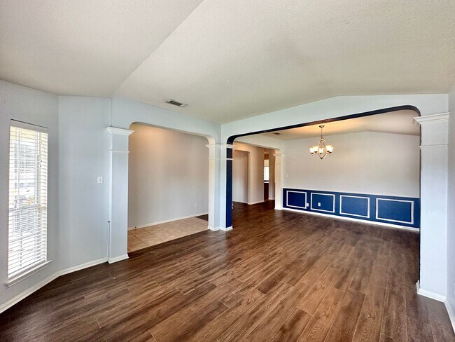 Foto del edificio - Price Drop!  Viewable Now!  Pets Accepted!