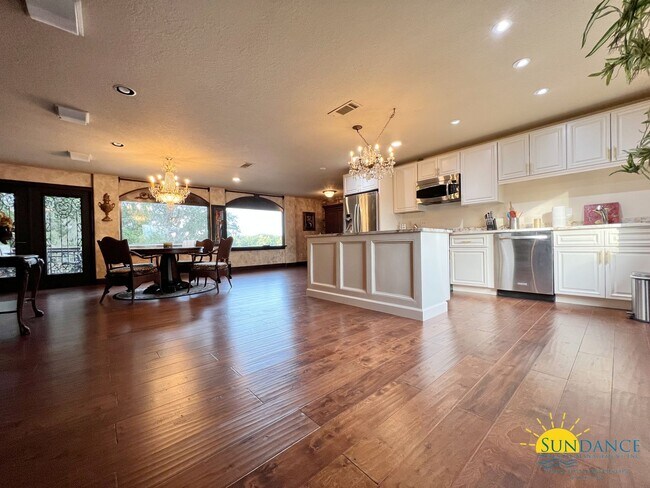 Building Photo - Unique Furnished Waterfront Rental on Don'...