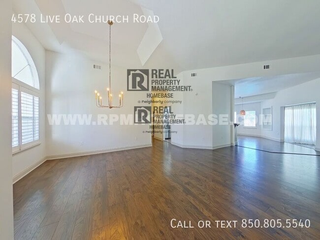Foto del edificio - 4578 Live Oak Church Rd