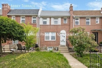 Building Photo - 325 Abbey Terrace