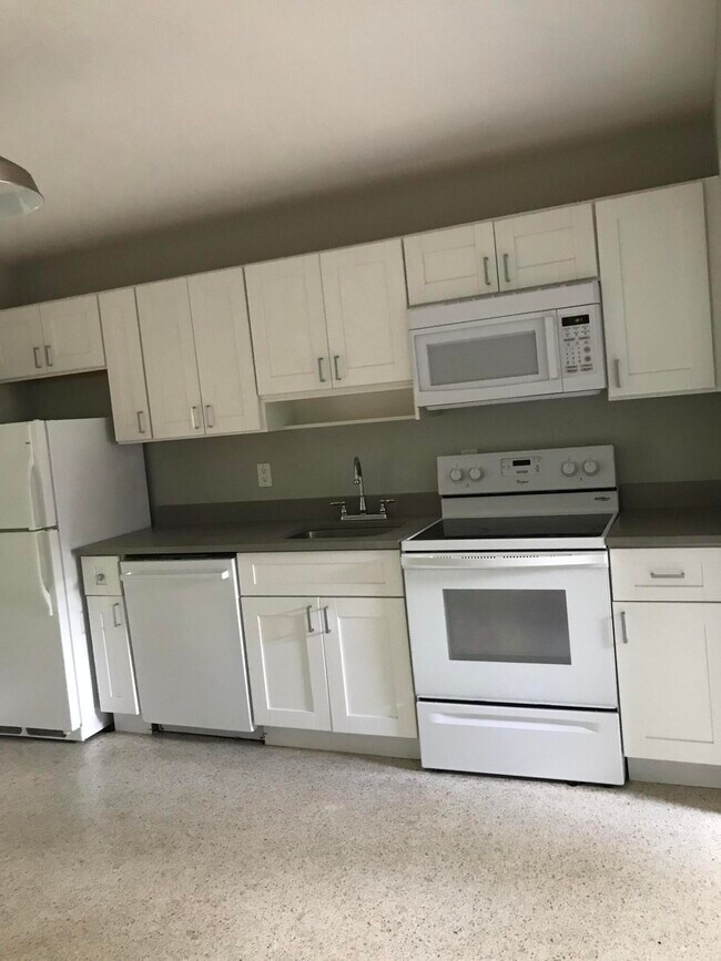 Foto del edificio - 240 Wenonah Pl