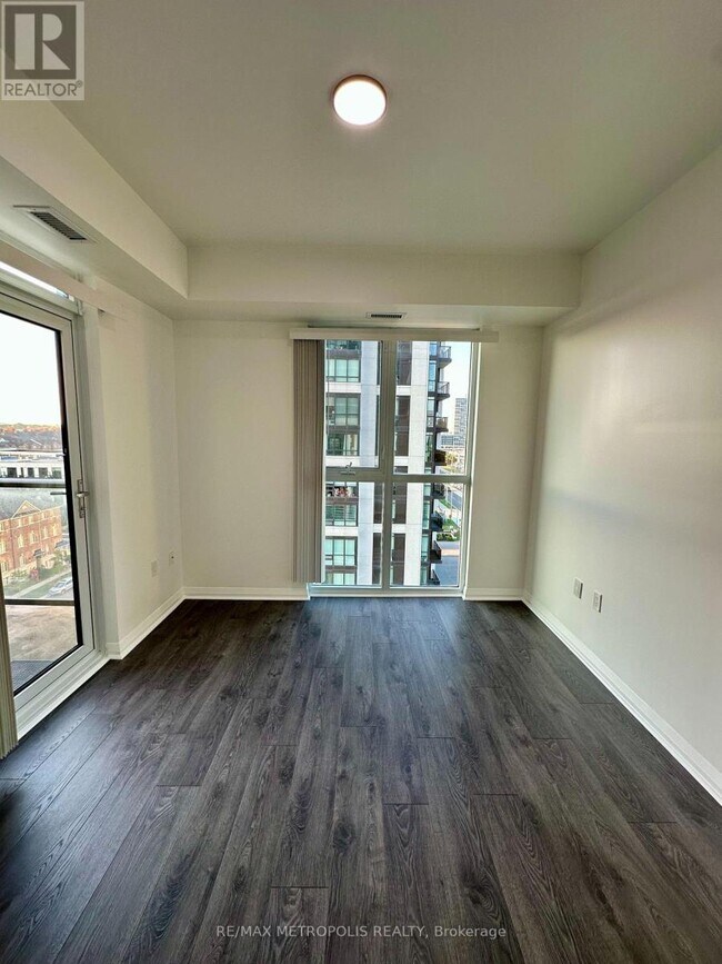 Photo du bâtiment - 9560-9560 Markham Rd