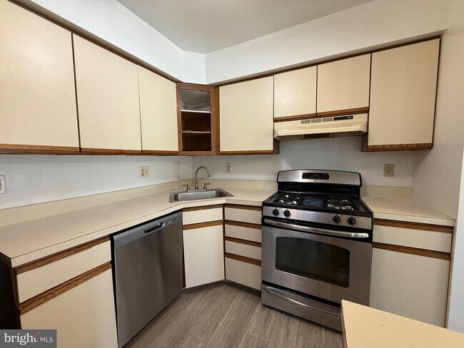 Foto del edificio - 343 Brookdale Blvd
