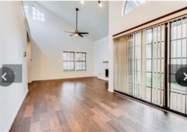 Foto del edificio - 625 Fiesta Cir