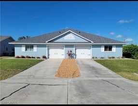 Building Photo - 4022 SW 7th Pl