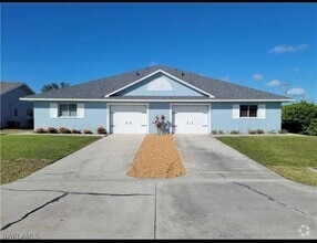 Building Photo - 4022 SW 7th Pl