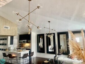 Building Photo - 2861 N Oakland Forest Dr