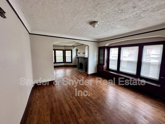 Building Photo - 245-247 Oakdale Ave.