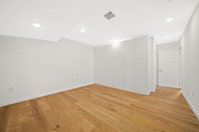 Building Photo - 3448 Casitas Ave