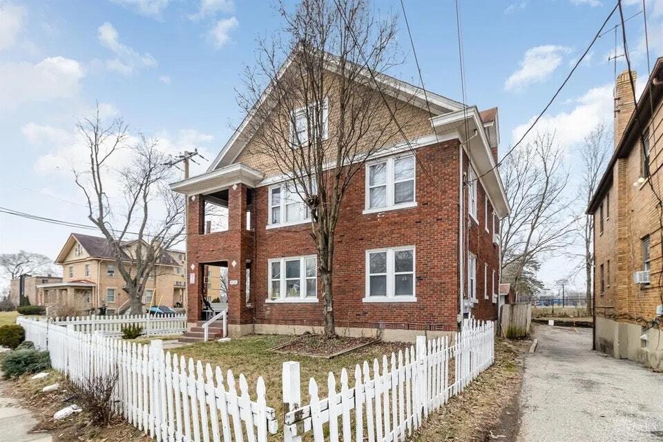 Primary Photo - 4829 Reading Rd, Unit 2