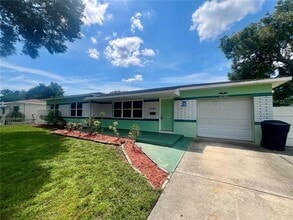 Building Photo - 6700 17th Ln N