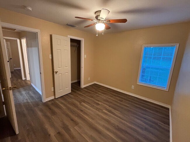 Foto del edificio - 2075 FM 2625