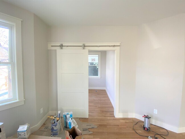 Building Photo - 72 Spring St