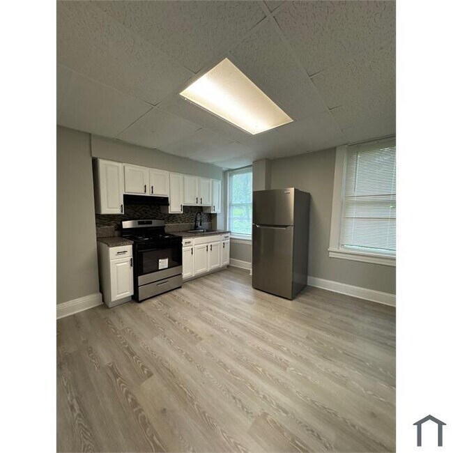 Foto del edificio - 3 Bedroom Rehabbed home