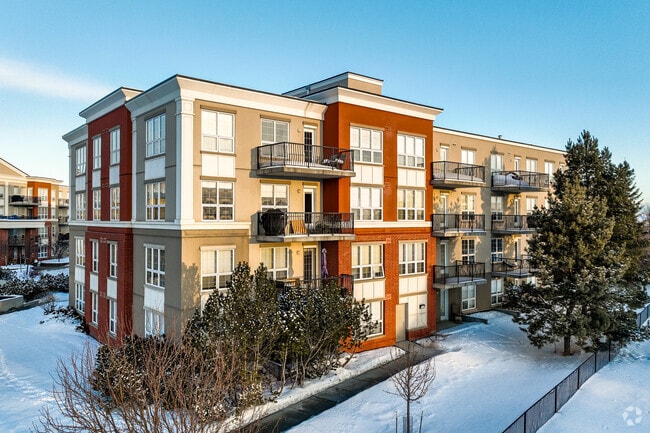 Building Photo - Wellington Court Apartments