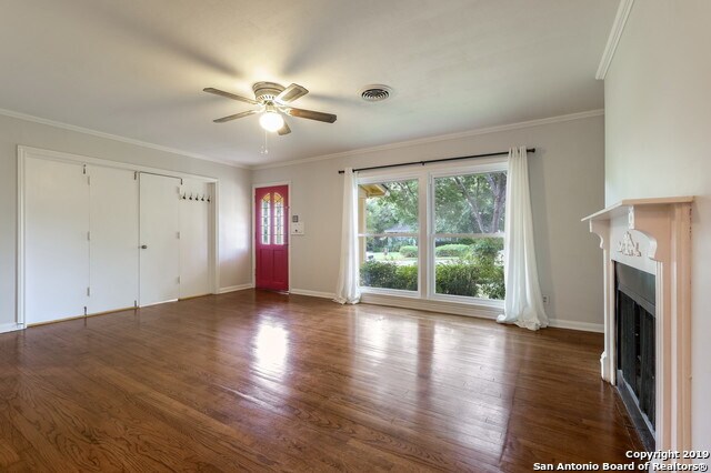 Building Photo - 909 Ivy Ln