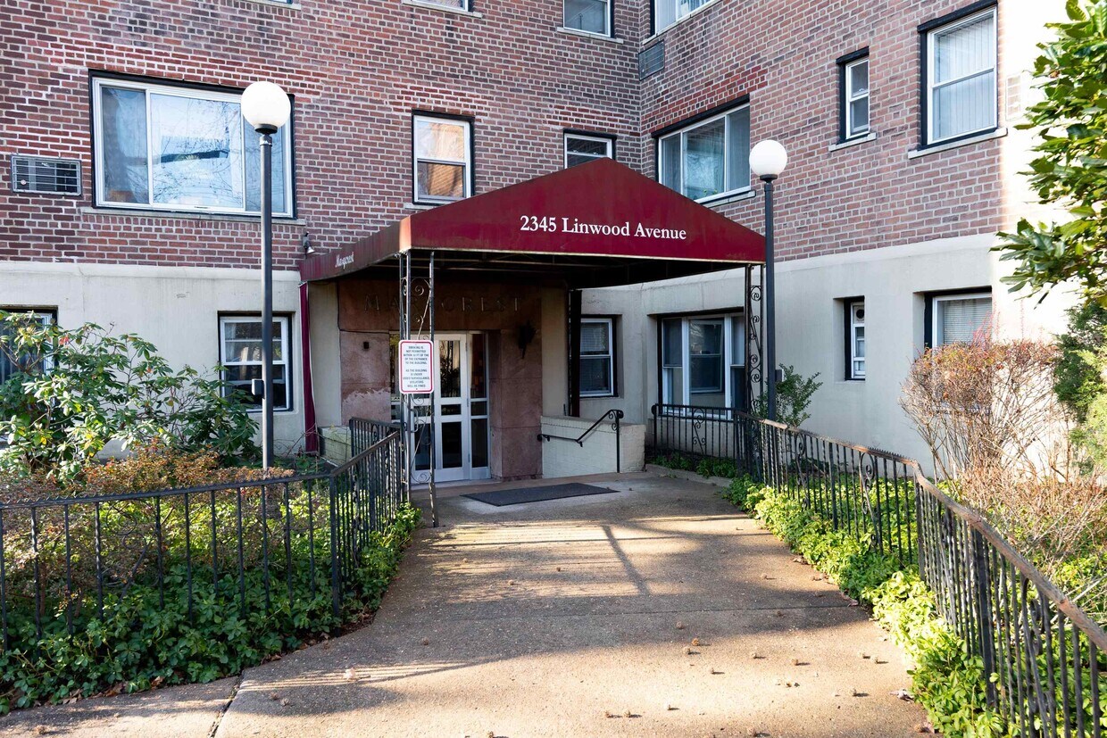 2345 Linwood Ave Unit 1G, Fort Lee, NJ 07024 Room for Rent in Fort