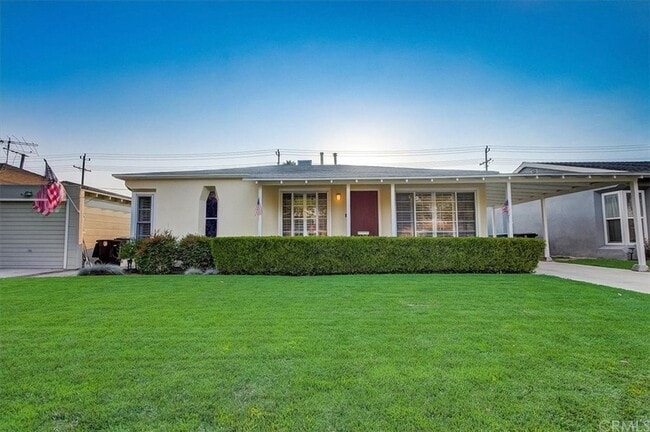 https://my.matterport.com/show/?m=jzeRU6tT8Ln - 1331 N Lincoln St