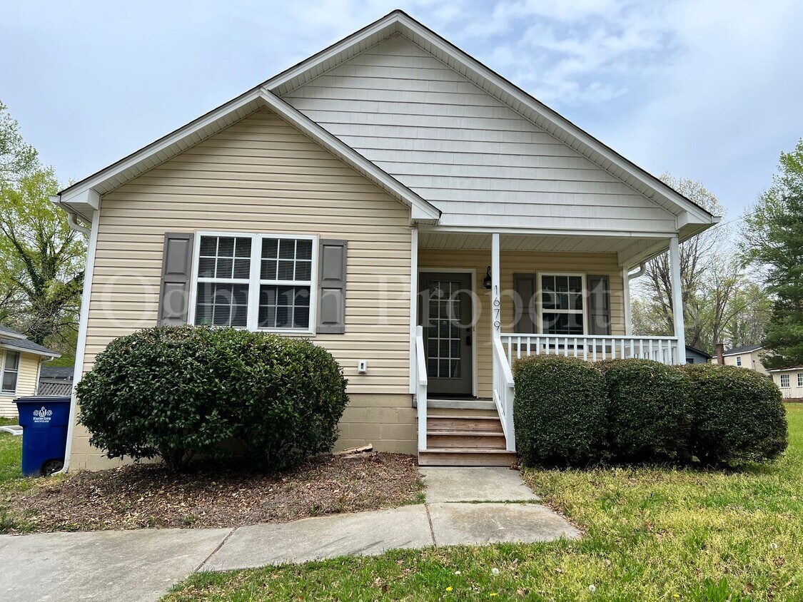 Primary Photo - 1679 Thompson Dr