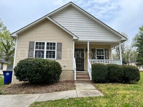 Building Photo - 1679 Thompson Dr