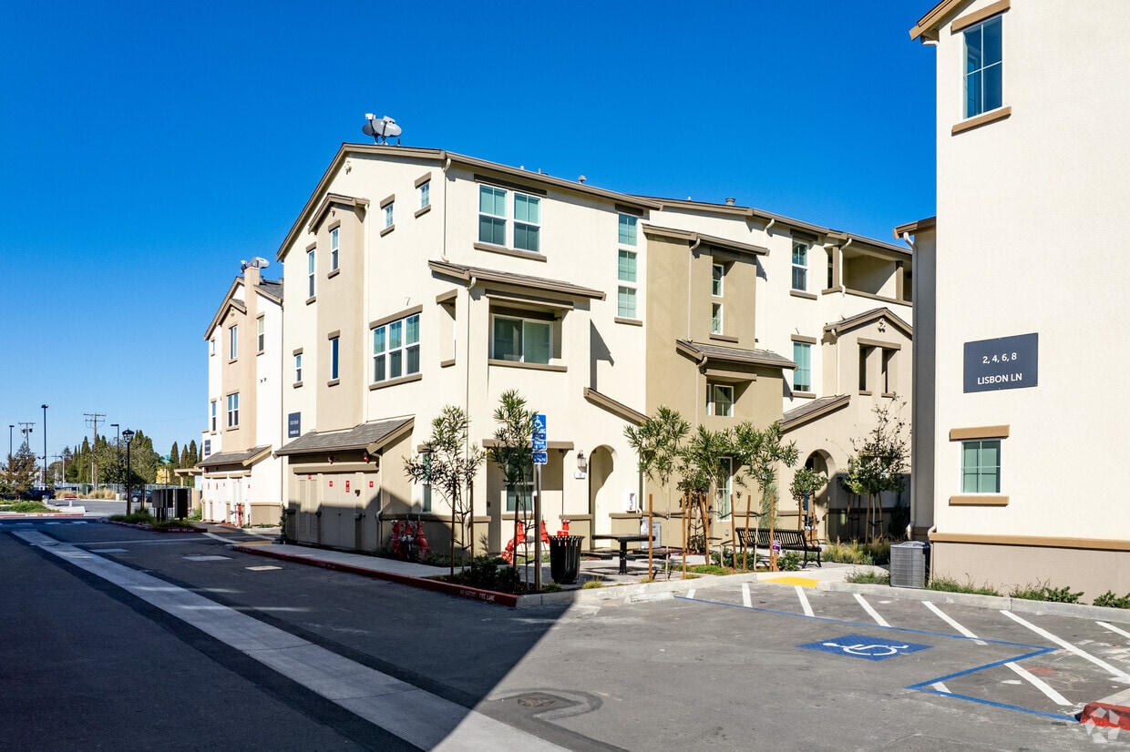 Building Photo - 601 El Camino Real