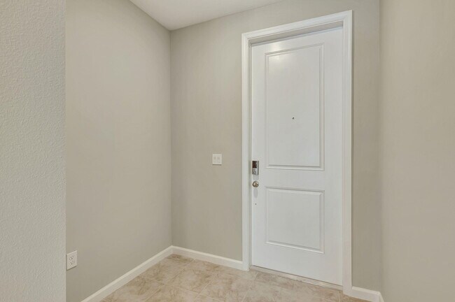 Foto del edificio - 5694 SE Edgewater Cir