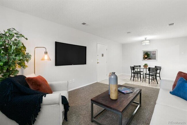 Foto del edificio - 16259 W 10th Ave