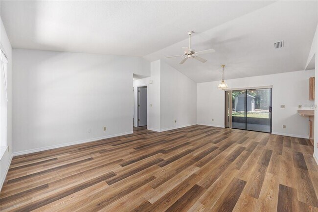 Building Photo - 6057 SE 39th Ave