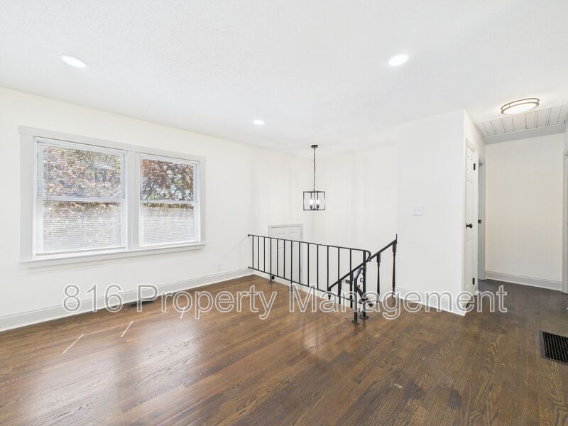 Primary Photo - 1406 N Ponca Dr