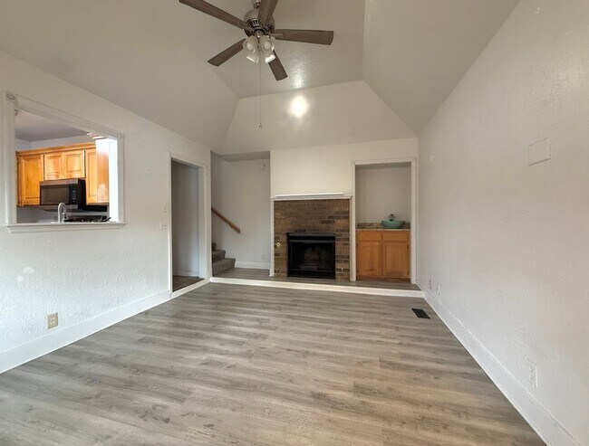Foto del edificio - Chic upscale West Norman 2-bed 2.5 bath 2-...