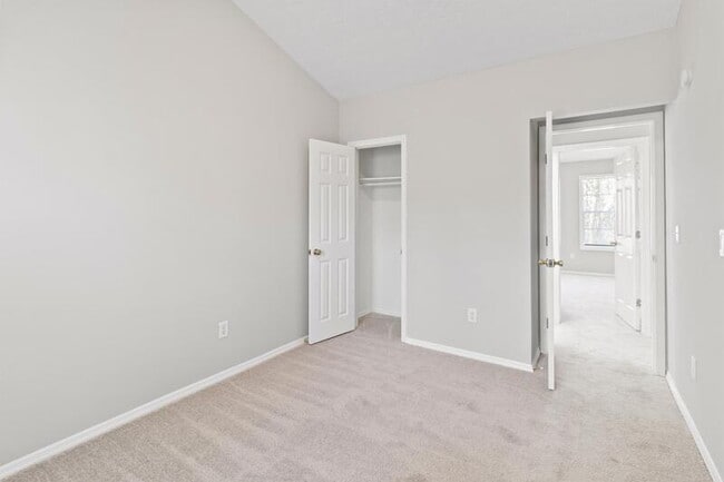 Building Photo - 1413 Shady Creek Dr