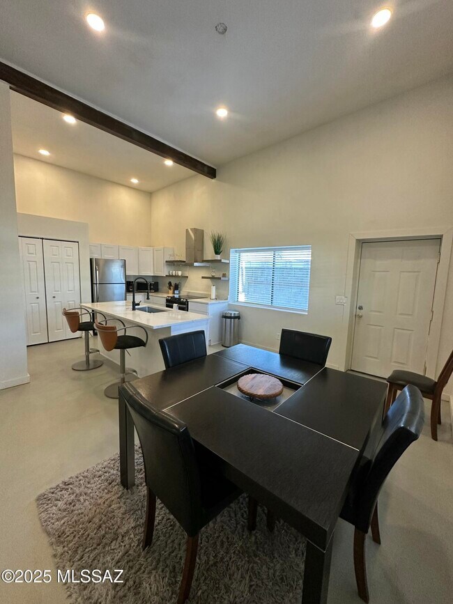 Foto del edificio - 2775 N Goyette Ave
