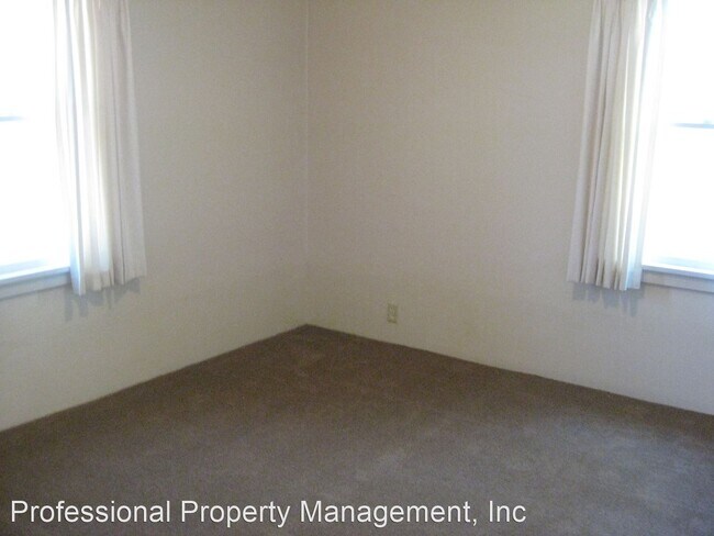 Building Photo - 1310-1310 S 5th St W