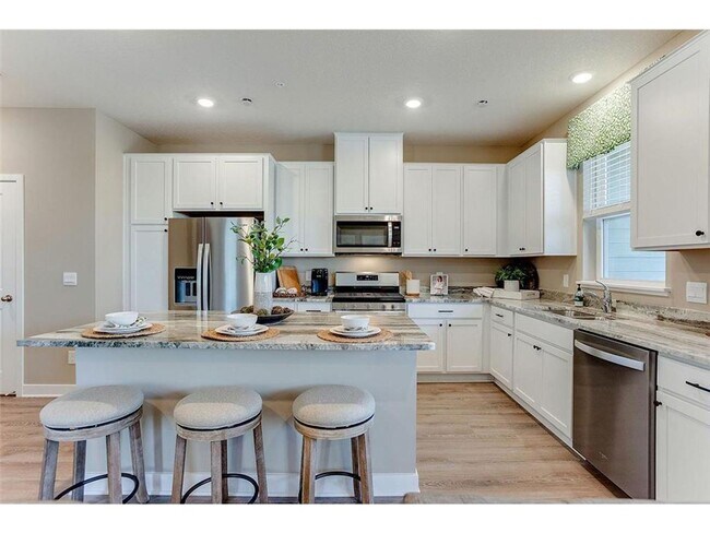 Foto del edificio - 3 br, 3 bath House - 16362 Jaffna Pl
