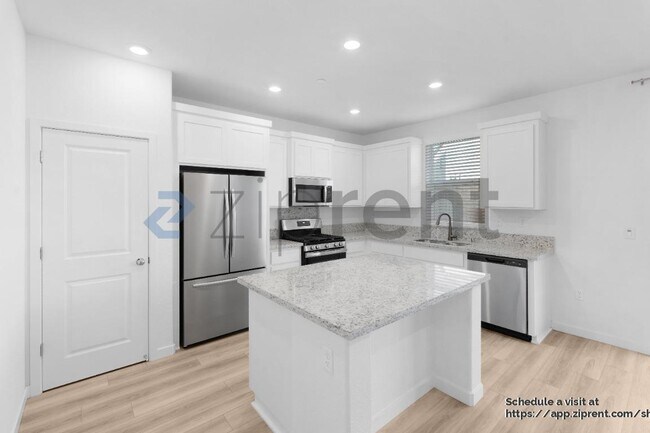 Foto del edificio - 4417 Neptune Cir