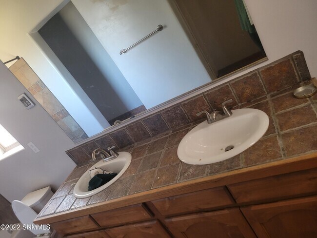 Building Photo - 517 N Tornillo St