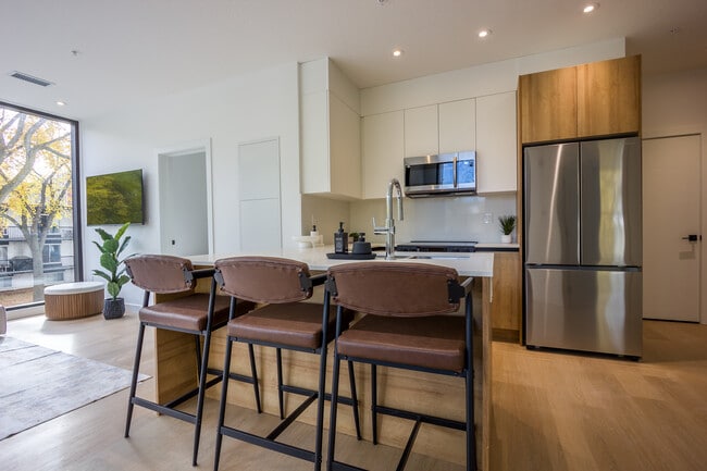 Building Photo - The Leston