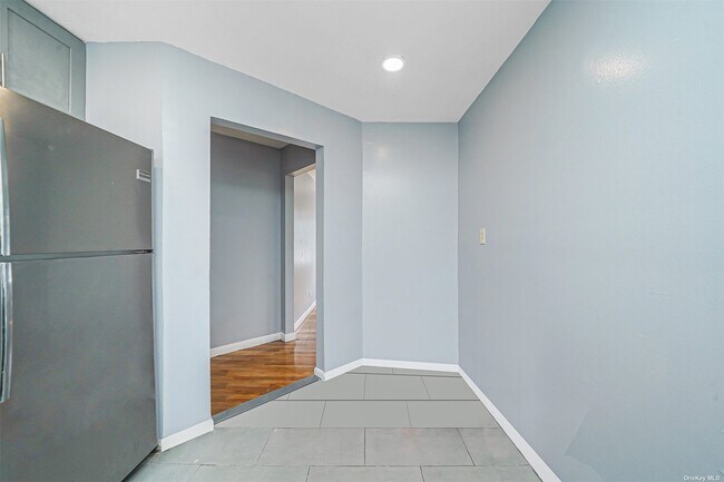 Building Photo - 387 Cochran Pl