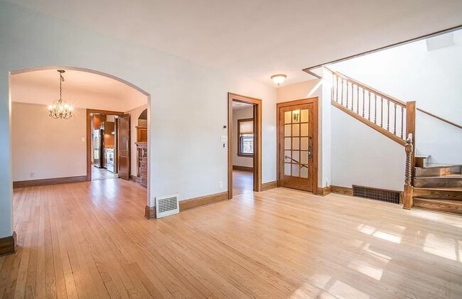 Building Photo - 3421 N Frederick Ave