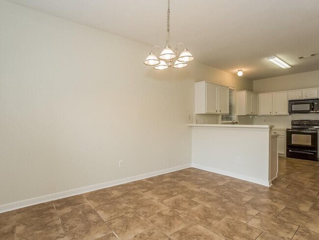 Foto del edificio - 13314 Chasworth Dr