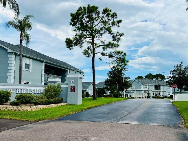 Foto del edificio - 7721 Hillside Ct