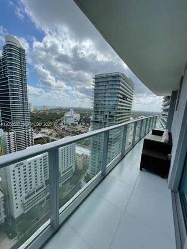 Building Photo - 1100S S Miami Ave