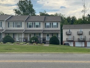 Building Photo - 2305 S Greenwood Dr