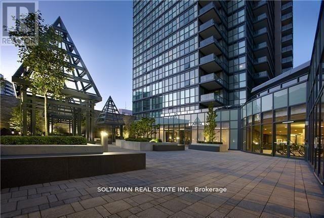 Photo du bâtiment - 5162-5162 Yonge St