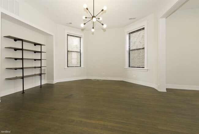 Foto del edificio - 3223 N Hamlin Ave