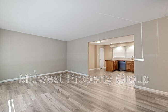 Building Photo - 1425 Lindsay Ln