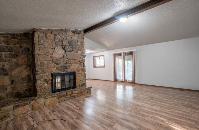 Building Photo - Great Location 3 Bed 2 Bath Home For Rent